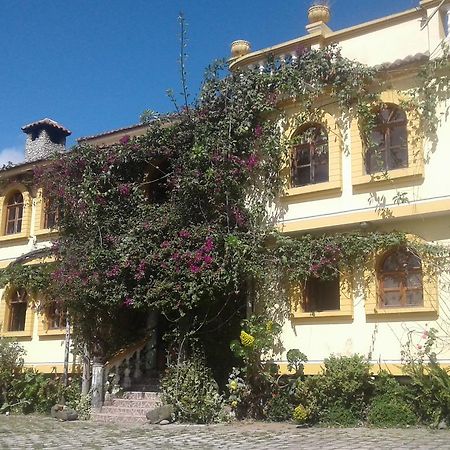 Hostal Curinan Hotel Otavalo Exterior photo