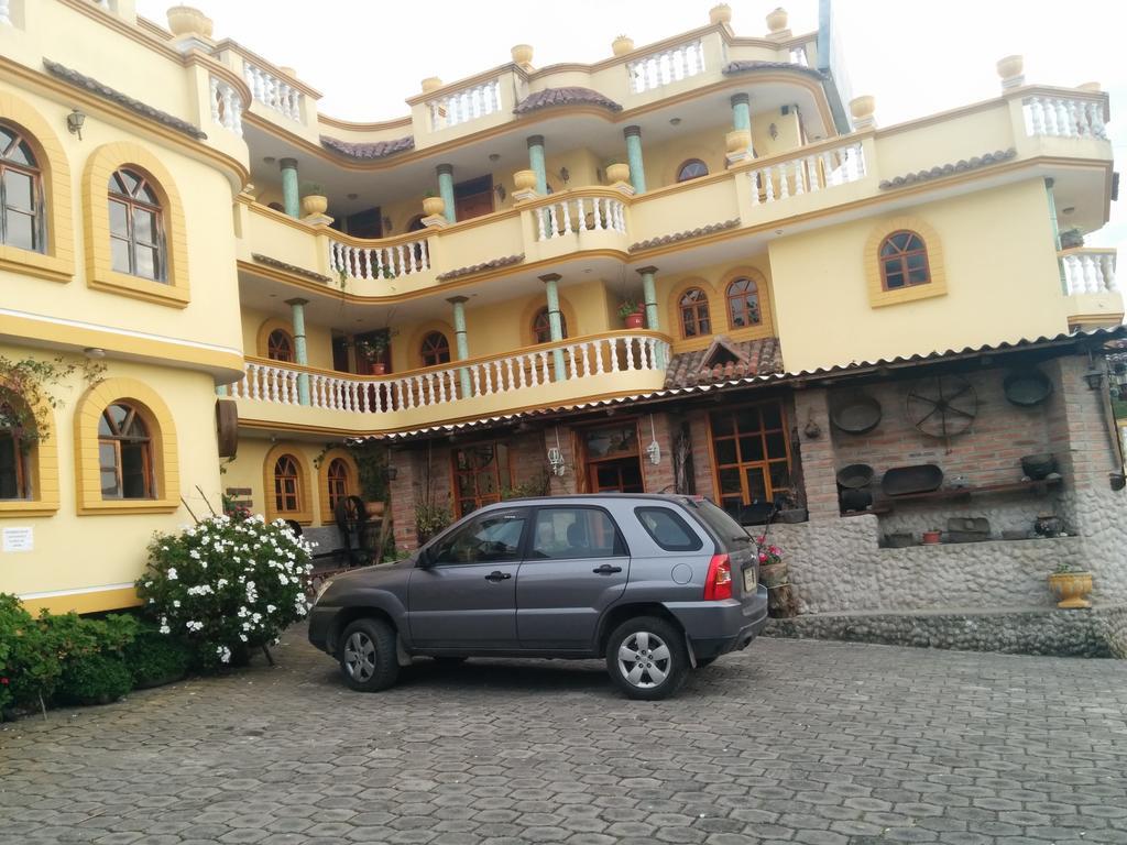 Hostal Curinan Hotel Otavalo Exterior photo