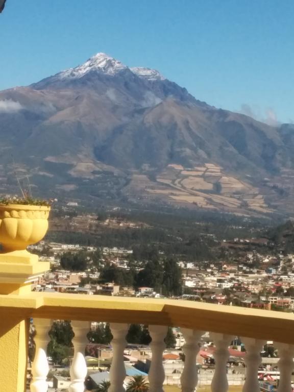 Hostal Curinan Hotel Otavalo Exterior photo