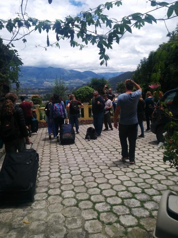 Hostal Curinan Hotel Otavalo Exterior photo