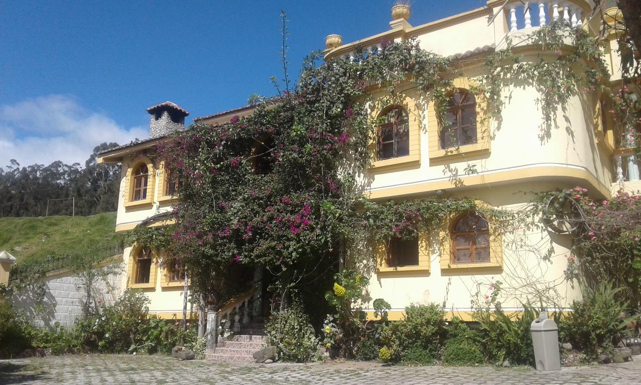 Hostal Curinan Hotel Otavalo Exterior photo