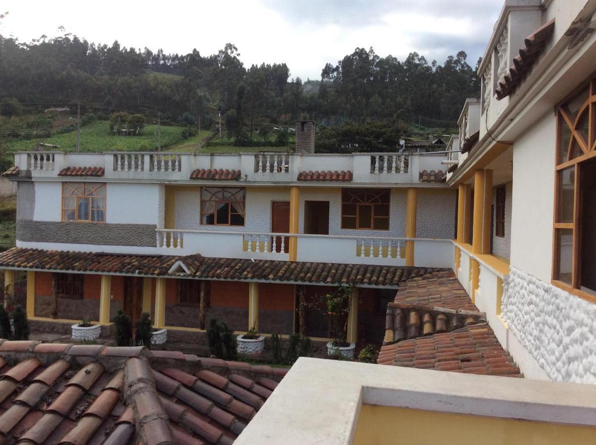 Hostal Curinan Hotel Otavalo Exterior photo