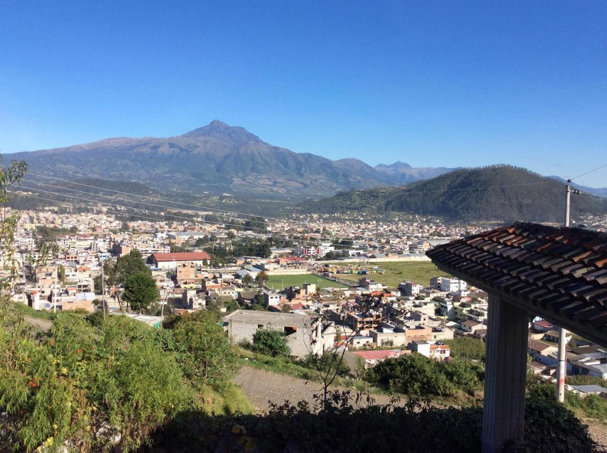 Hostal Curinan Hotel Otavalo Exterior photo